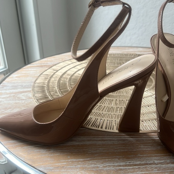 NINE WEST size 8.5 M only wore once - Picture 4 of 10